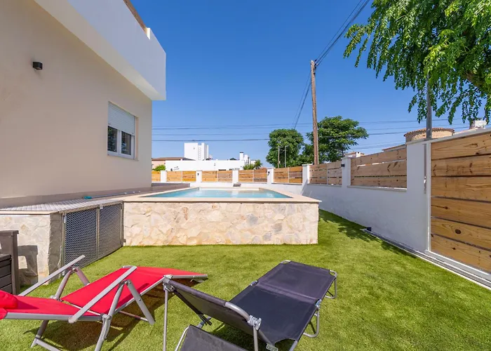 Requesens 45 Apartman Empuriabrava