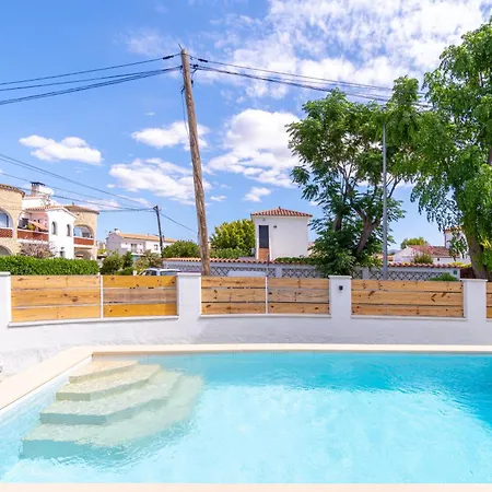 Requesens 45 Апартаменты