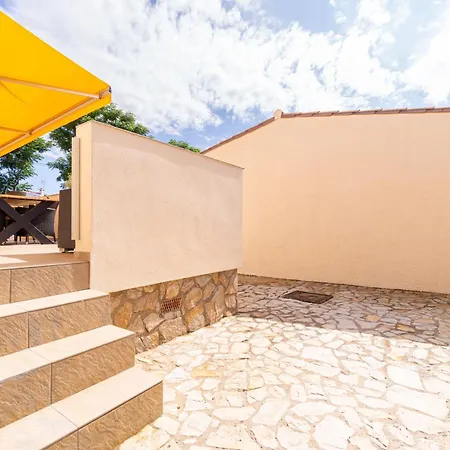 Requesens 45 Апартаменты *