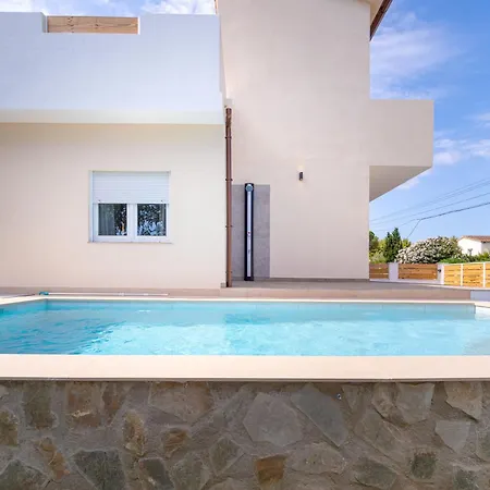 Apartmán Requesens 45 *