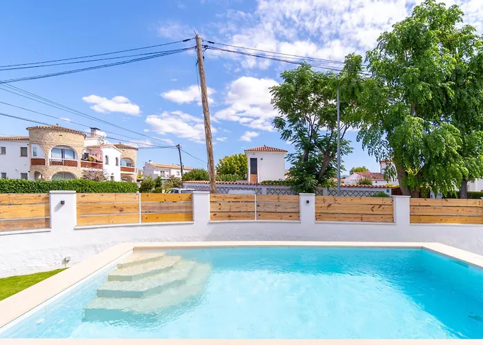 Requesens 45 Апартаменты