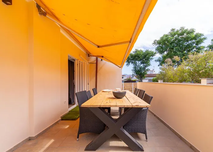 Апартаменты Requesens 45