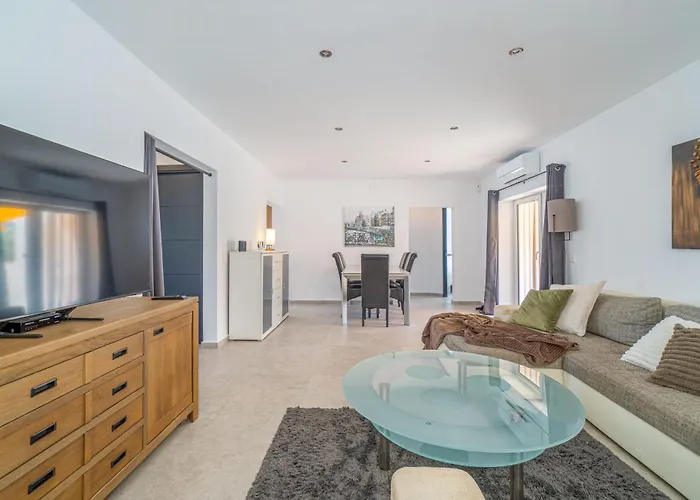 Requesens 45 Апартаменты